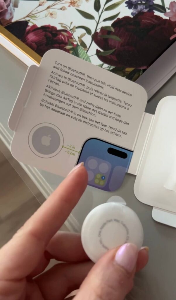 AirTag generacja 2 Apple. Pierwsze uruchomienie i połączenie.